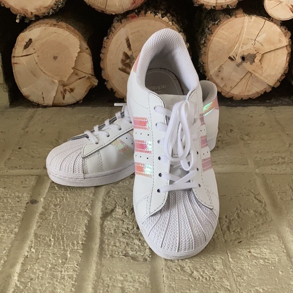 Girls Original Superstar Adidas - Picture 2 of 5